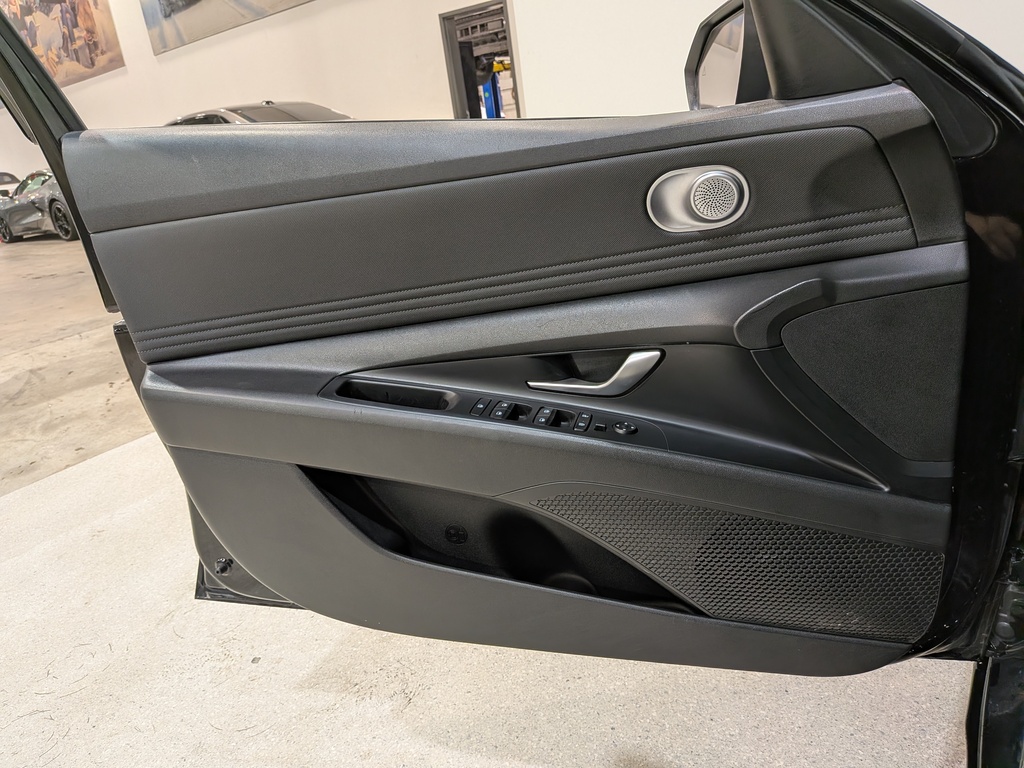 Hyundai Elantra 2022