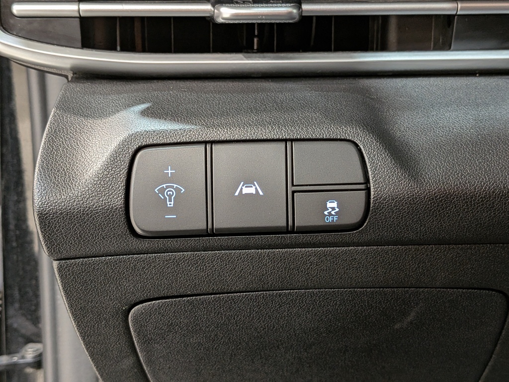 Hyundai Elantra 2022