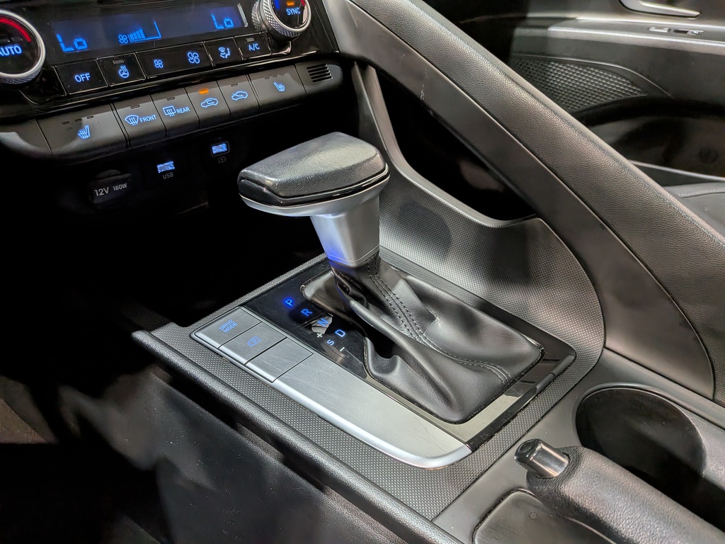 Hyundai Elantra 2022