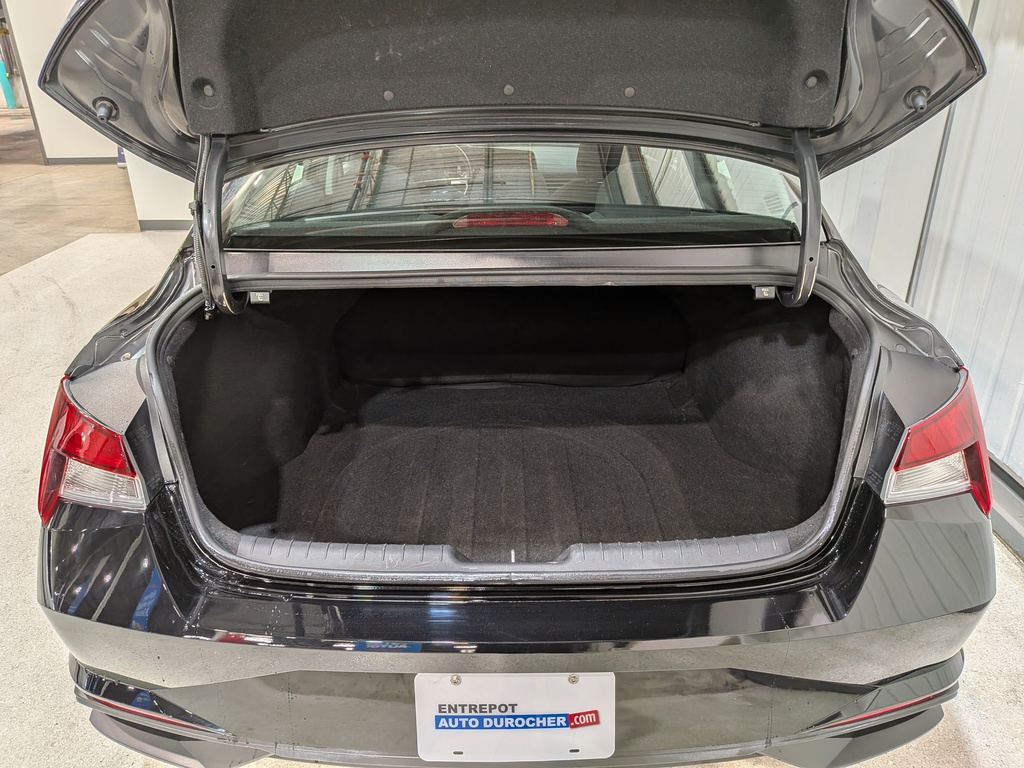 Hyundai Elantra 2022