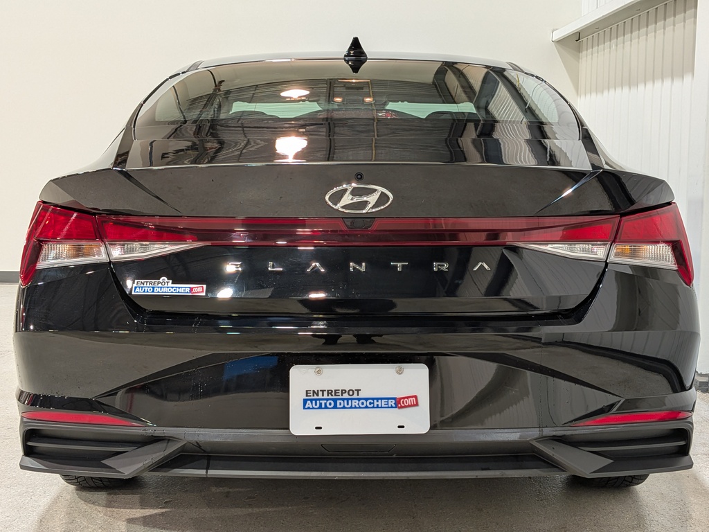 Hyundai Elantra 2022