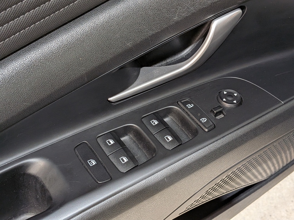 Hyundai Elantra 2022