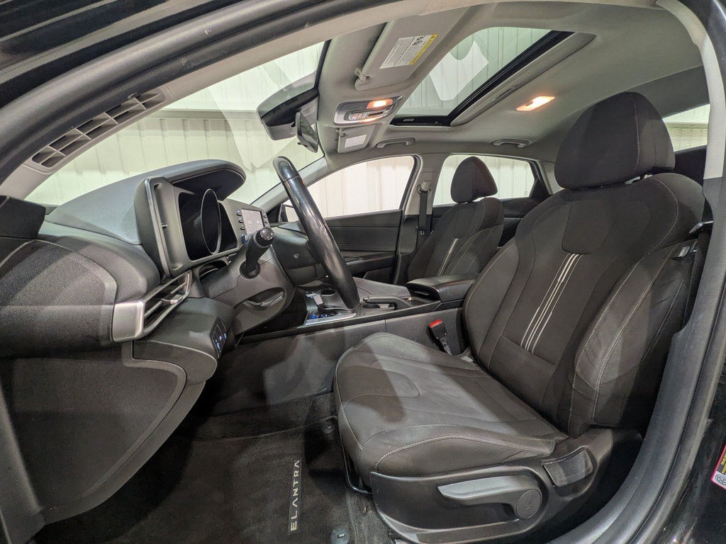 Hyundai Elantra 2022