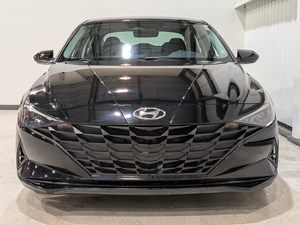 Hyundai Elantra 2022