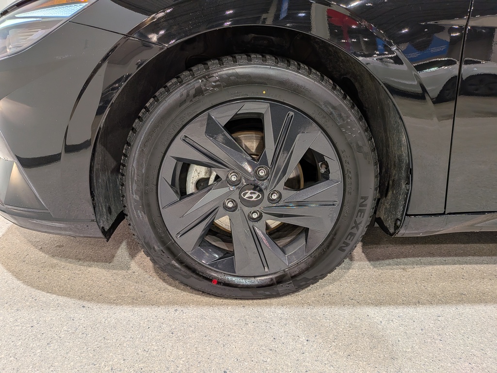 Hyundai Elantra 2022