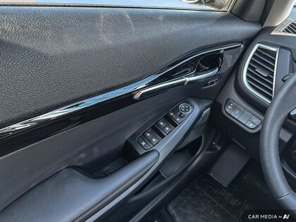 used 2025 Kia Seltos car, priced at $41,195