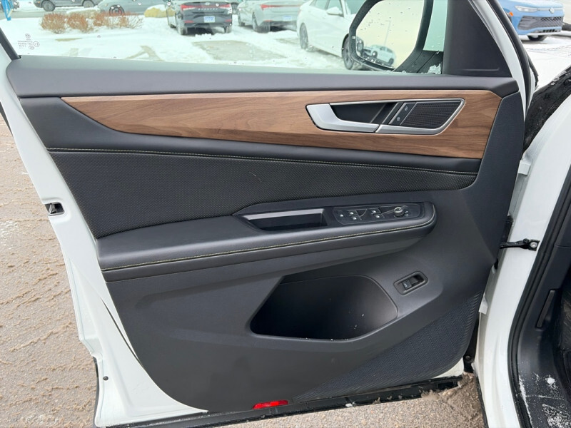 2024 Volkswagen Atlas - Gallery image 8