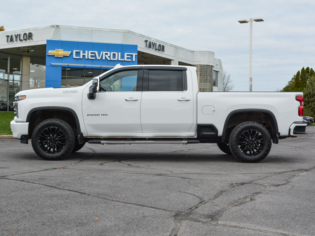 2020 Chevrolet Silverado 2500HD - Gallery image 2