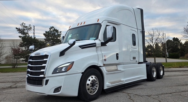 2026 Freightliner Cascadia Road-ready and built to handle any job.