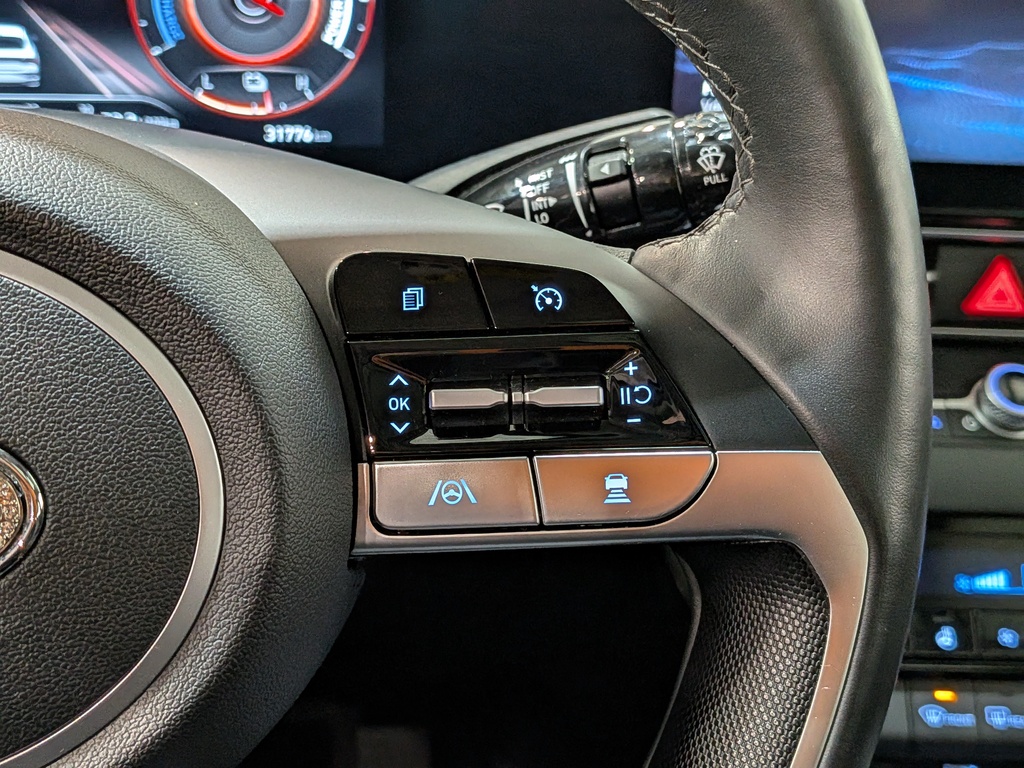 Hyundai Elantra Hybrid 2023