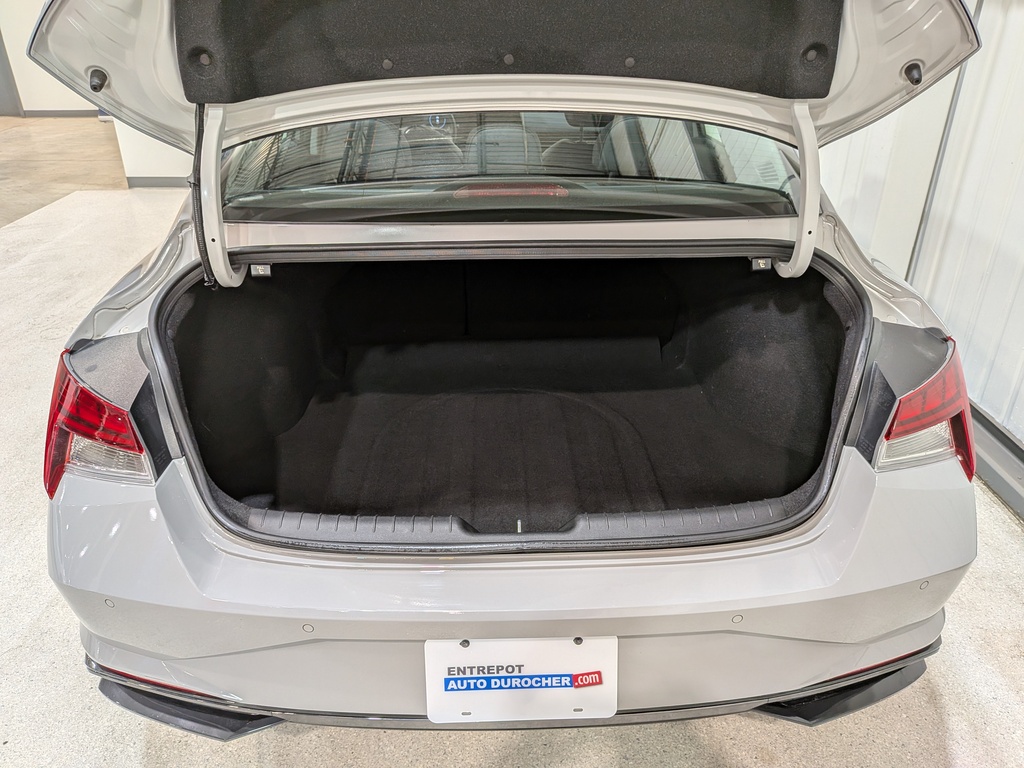 Hyundai Elantra Hybrid 2023