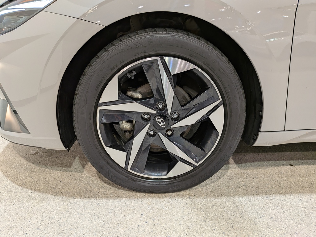 Hyundai Elantra Hybrid 2023