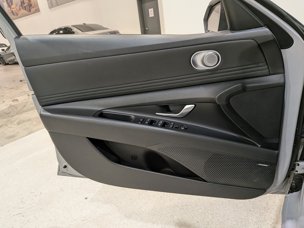 Hyundai Elantra Hybrid 2023