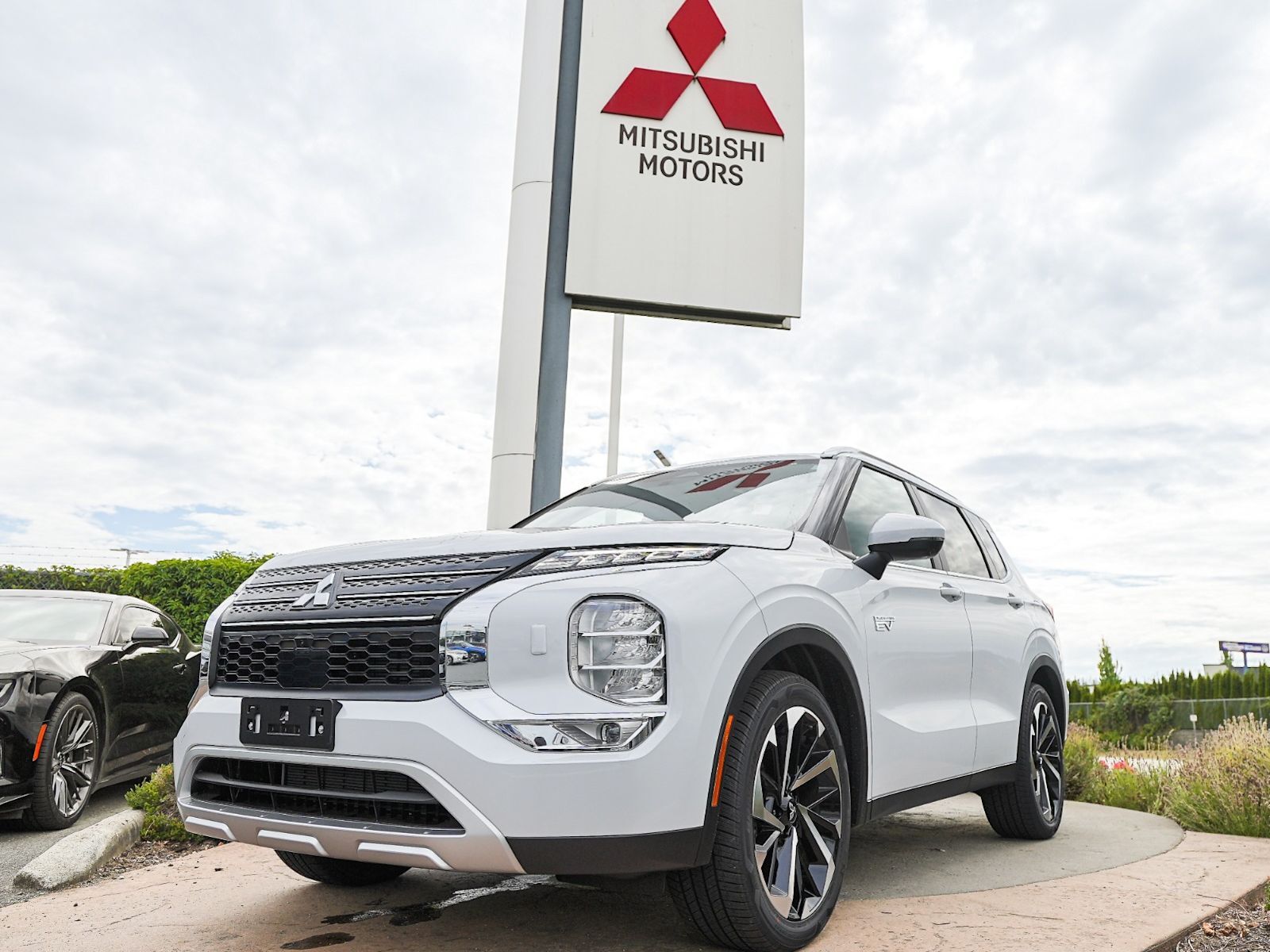 2025 Mitsubishi Outlander PHEV