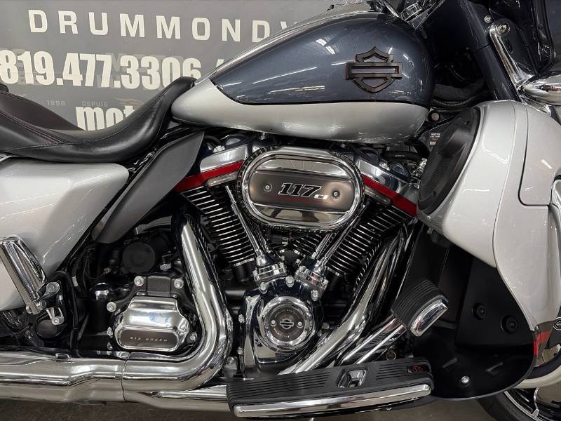 2019 Harley-Davidson FLHXSE CVO Street Glide