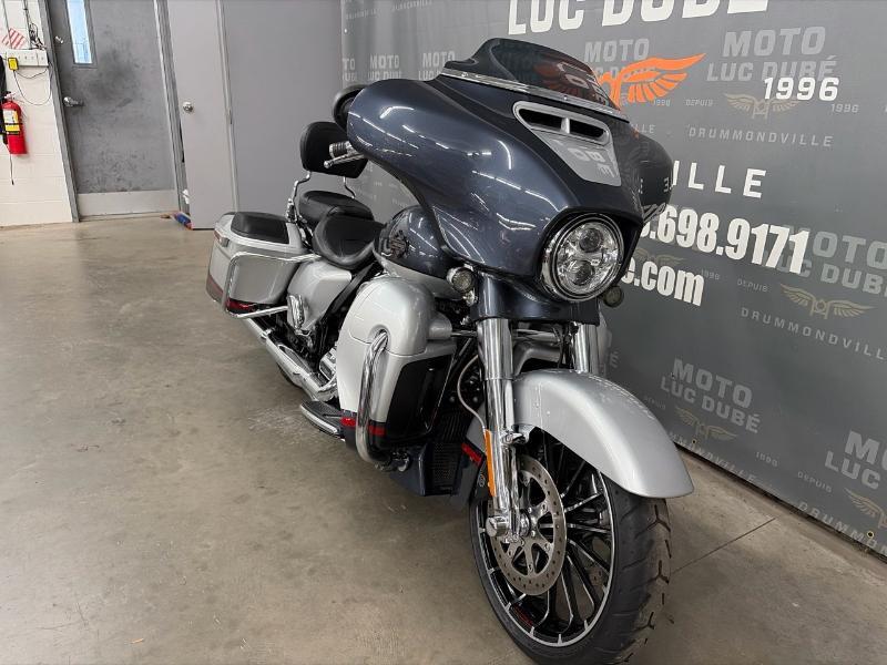2019 Harley-Davidson FLHXSE CVO Street Glide