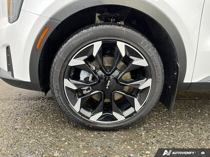 used 2025 Kia Sorento car, priced at $45,997