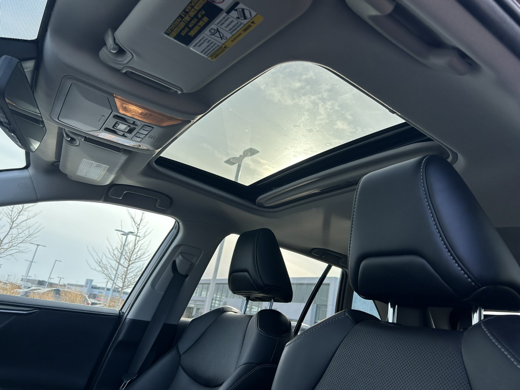 2021 Toyota RAV4 Hybrid - Gallery image 10