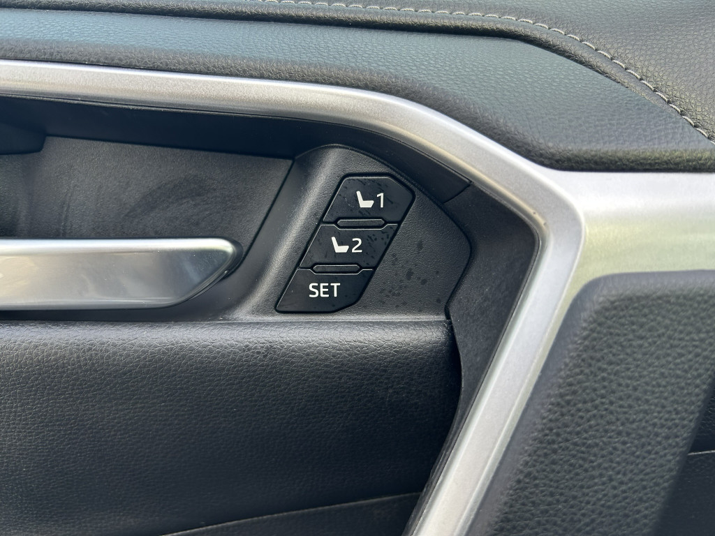 2021 Toyota RAV4 Hybrid - Gallery image 12