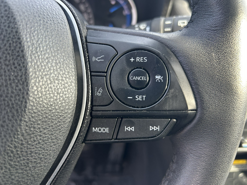 2021 Toyota RAV4 Hybrid - Gallery image 17