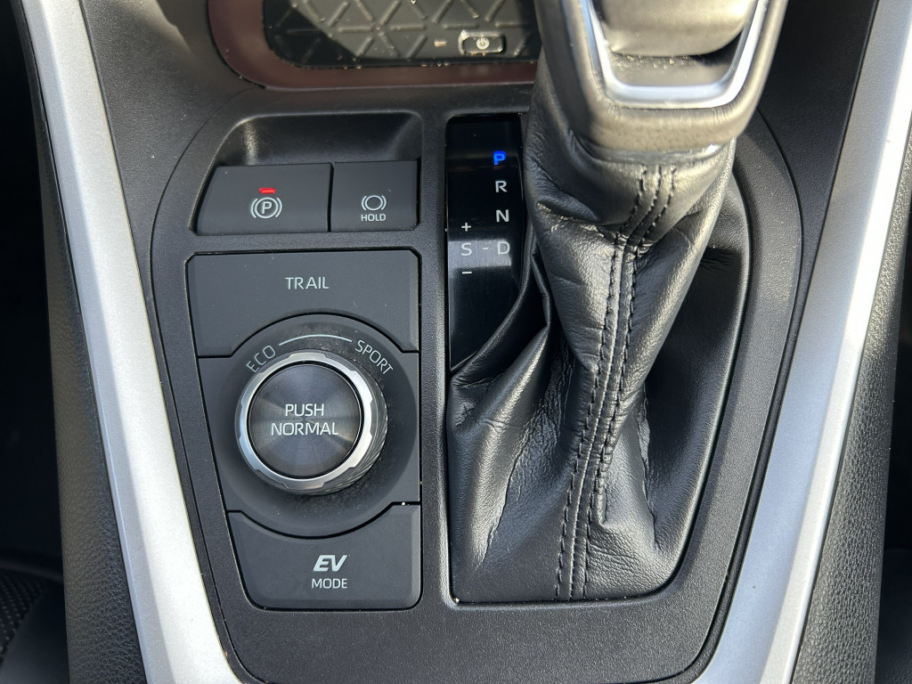 2021 Toyota RAV4 Hybrid - Gallery image 26