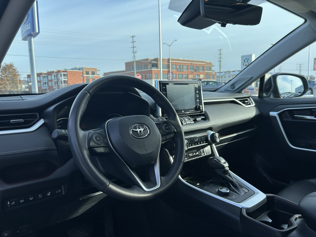 2021 Toyota RAV4 Hybrid - Gallery image 13