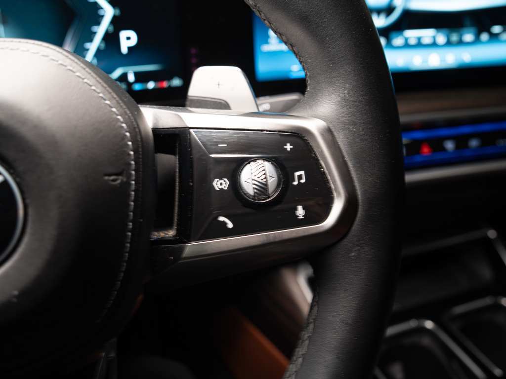 2023 BMW 760i xDrive, Toronto, Cash