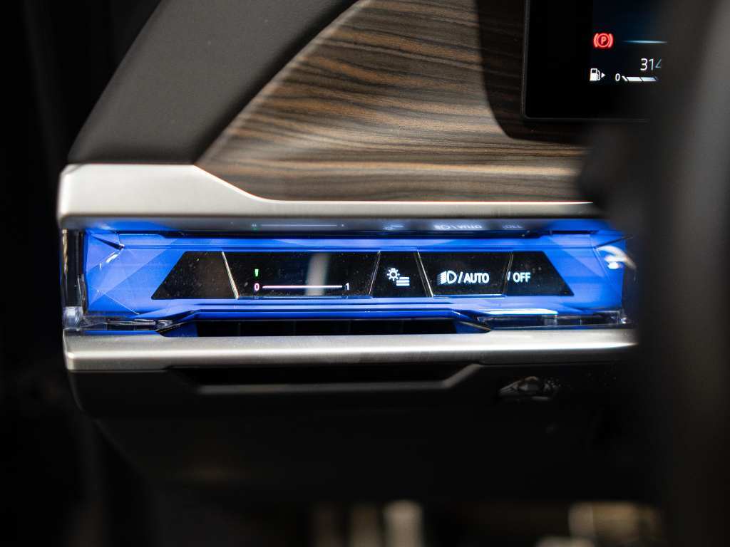 2023 BMW 760i xDrive, Toronto, Cash