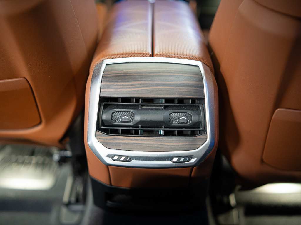 2023 BMW 760i xDrive, Toronto, Cash