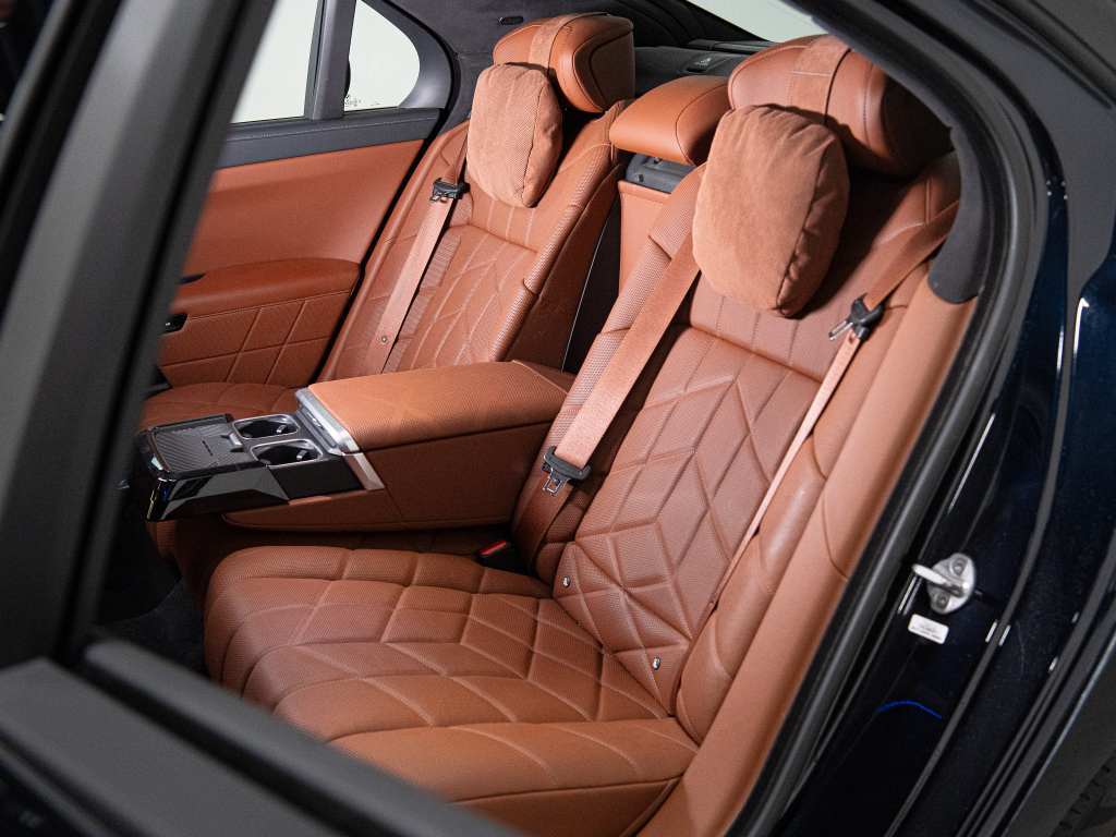 2023 BMW 760i xDrive, Toronto, Cash