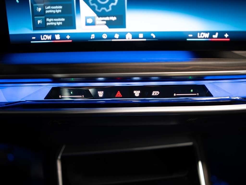 2023 BMW 760i xDrive, Toronto, Cash