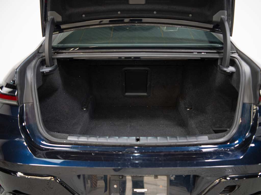 2023 BMW 760i xDrive, Toronto, Cash