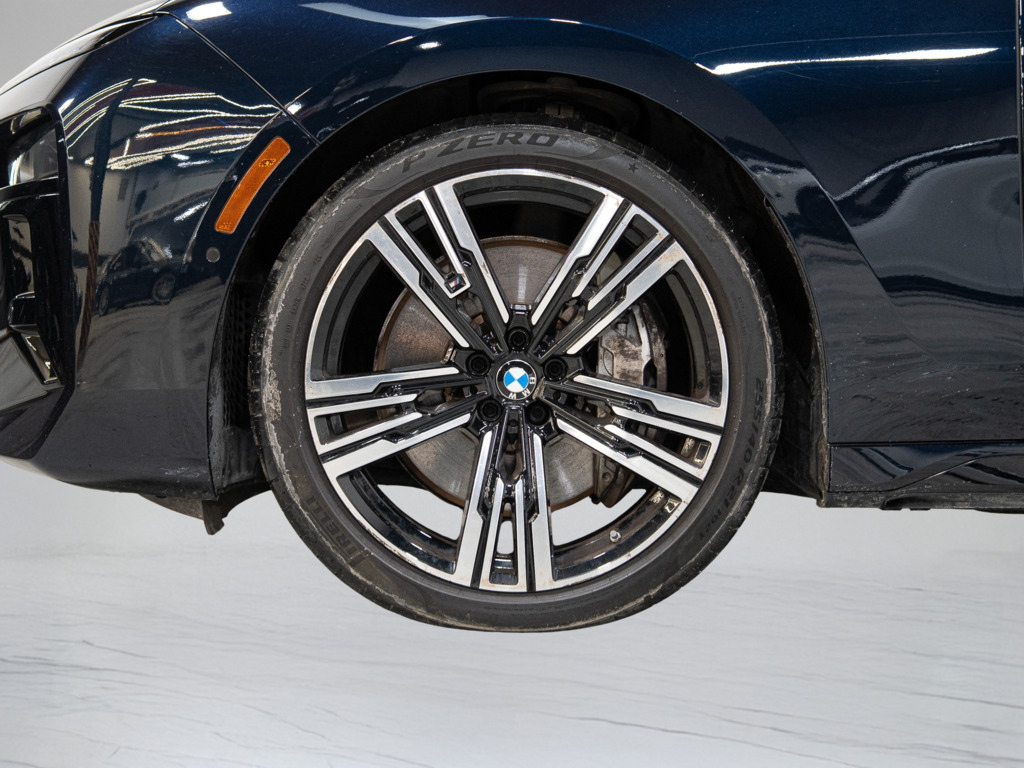 2023 BMW 760i xDrive, Toronto, Cash