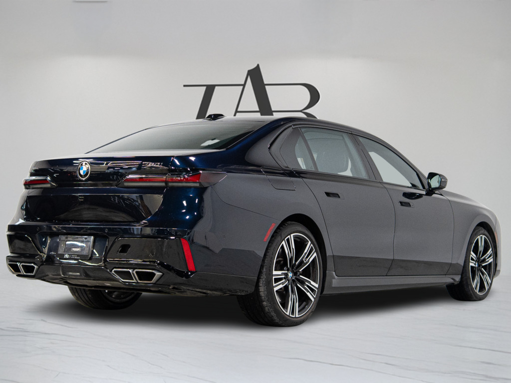 2023 BMW 760i xDrive, Toronto, Cash
