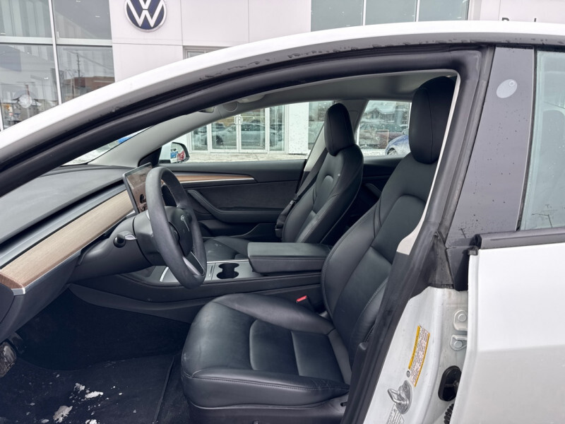 2022 Tesla Model 3 - Gallery image 11