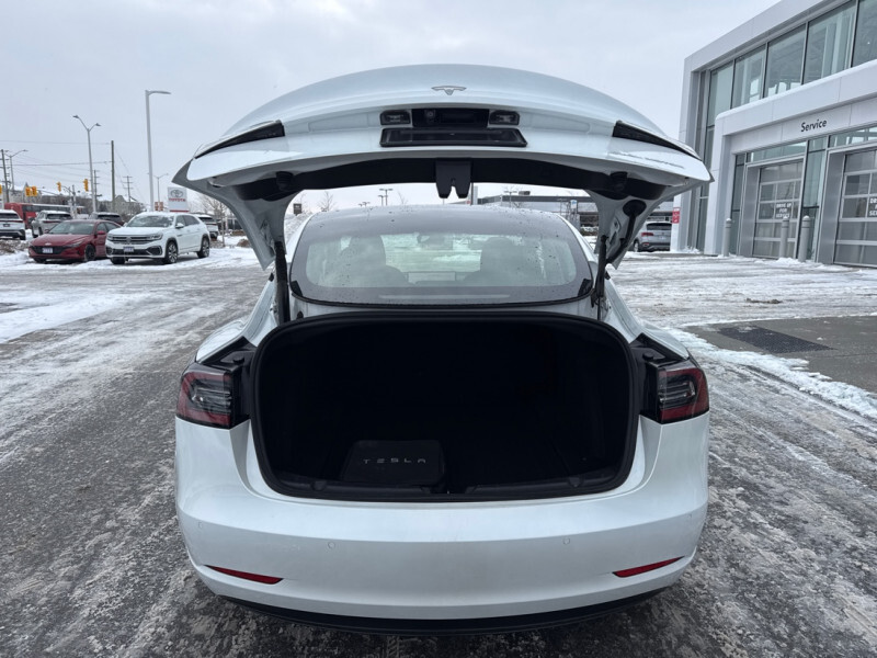 2022 Tesla Model 3 - Gallery image 9
