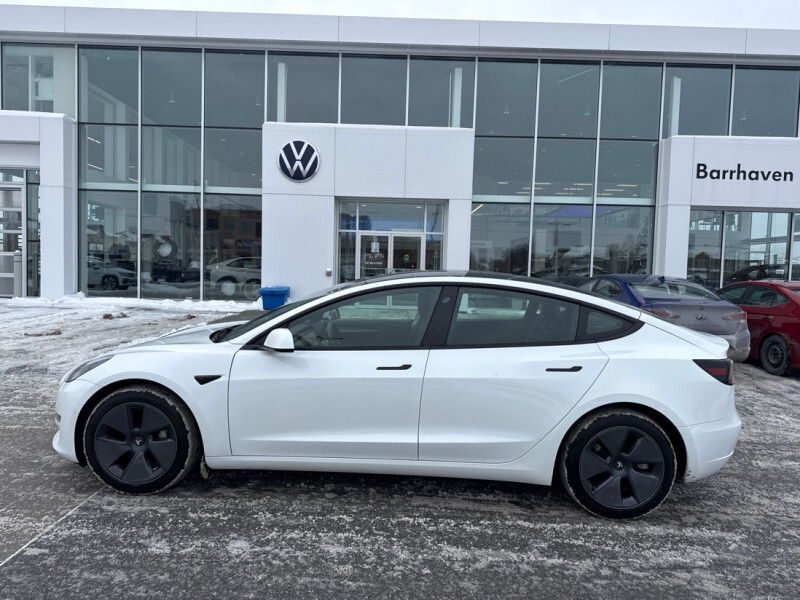 2022 Tesla Model 3 - Gallery image 8