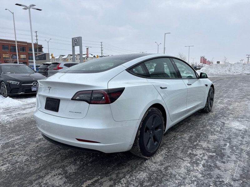 2022 Tesla Model 3 - Gallery image 5