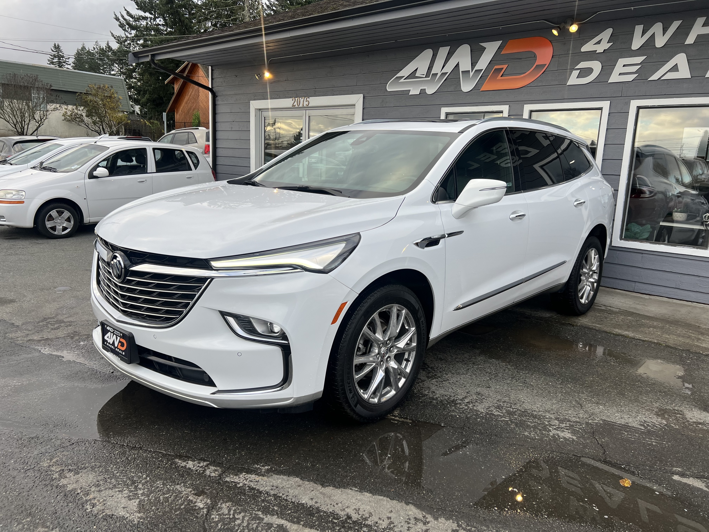 White 2023 Buick Enclave Essence AWD SUV / Crossover Four-Wheel Drive 9-Speed Automatic