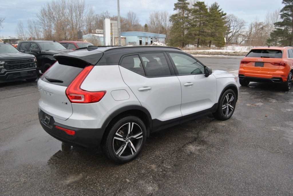 2022 Volvo XC40