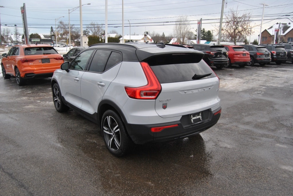2022 Volvo XC40