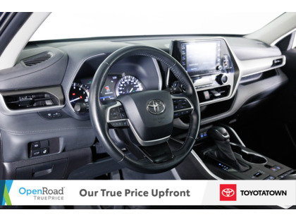 used 2022 Toyota Highlander car, priced at $44,998
