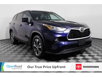 used 2022 Toyota Highlander car, priced at $44,998