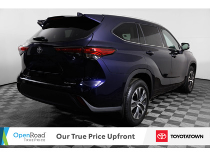 used 2022 Toyota Highlander car, priced at $44,998