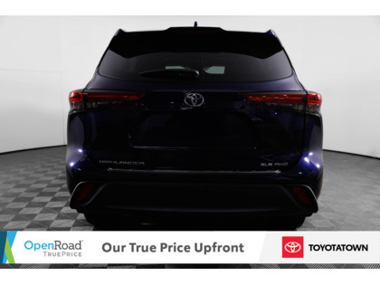used 2022 Toyota Highlander car, priced at $44,998