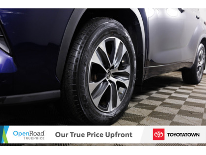 used 2022 Toyota Highlander car, priced at $44,998