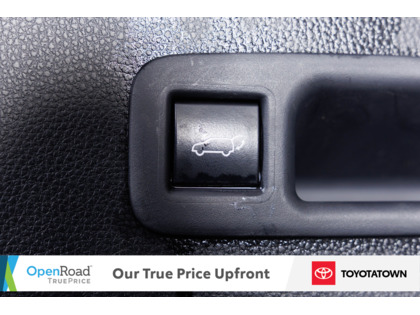 used 2022 Toyota Highlander car, priced at $44,998