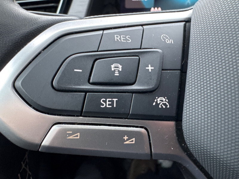 2025 Volkswagen Atlas Cross Sport - Gallery image 17