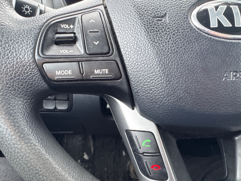 2015 Kia Rio 5-Door - Gallery image 14