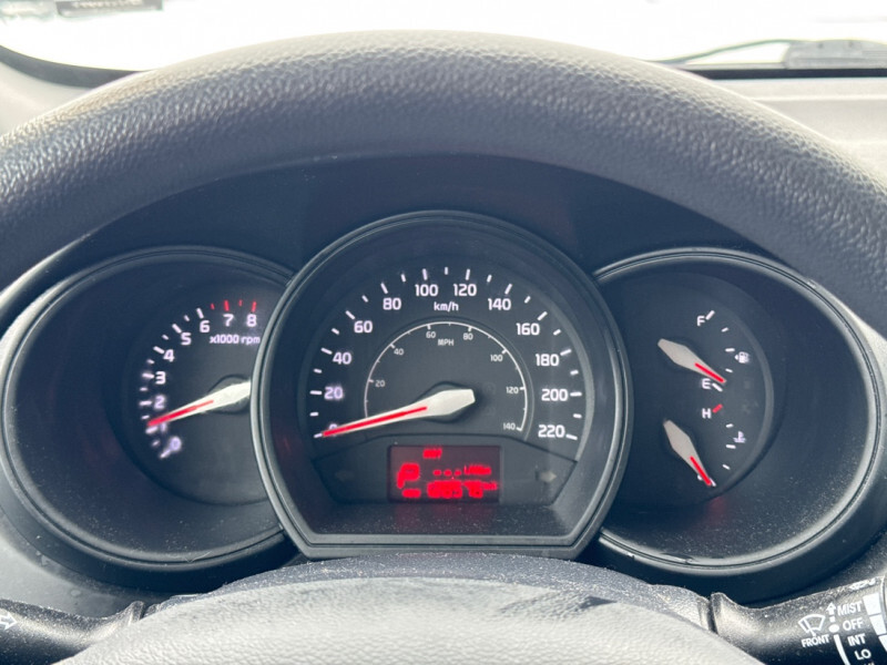 2015 Kia Rio 5-Door - Gallery image 12